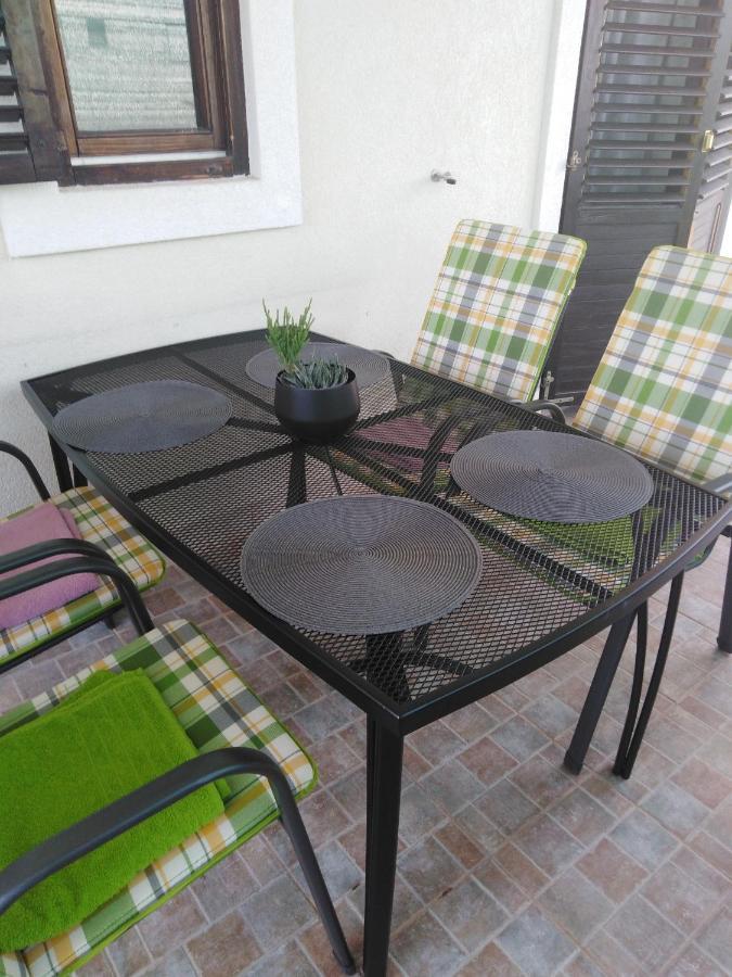 Apartman Irena With Terase End Private Parking Donji Okrug  Exterior photo