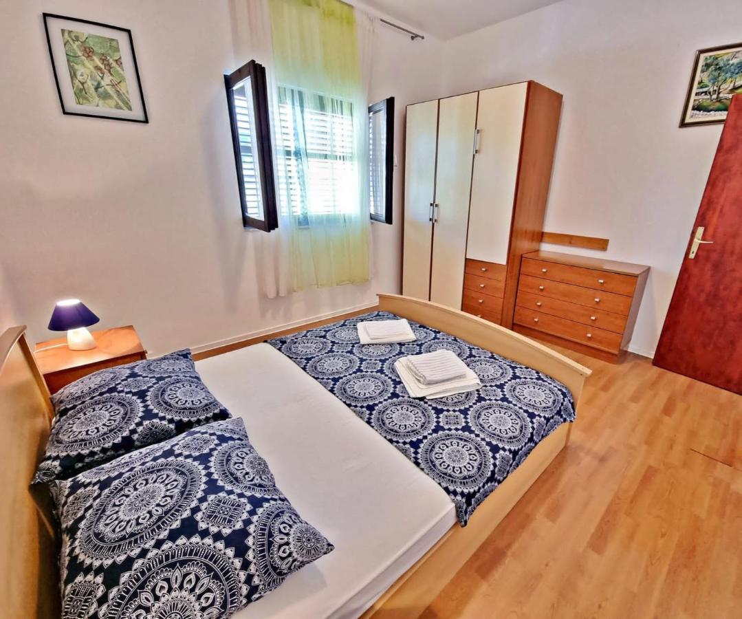 Apartman Irena With Terase End Private Parking Donji Okrug  Exterior photo